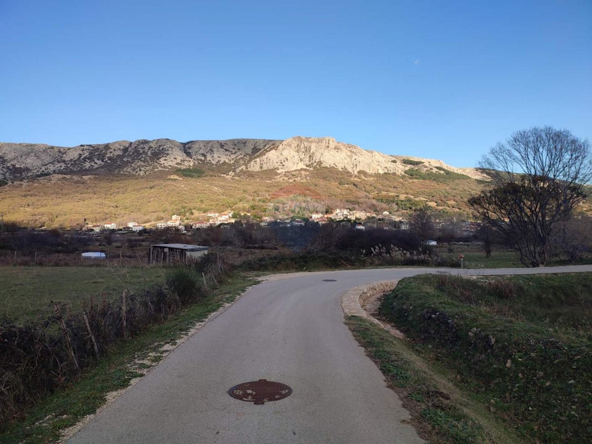 Stavbno zemljišče Batomalj, Baška, 917m2