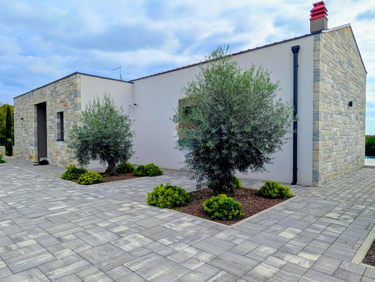 Hiša Rovinj, 291m2