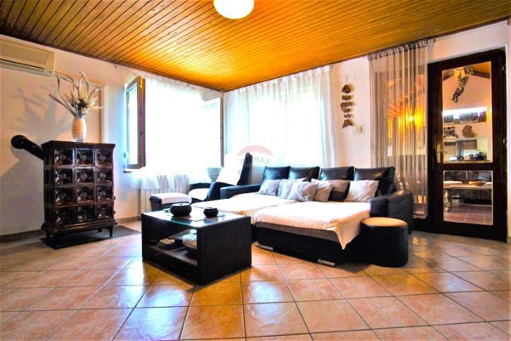 Hiša Rovinj, 311m2