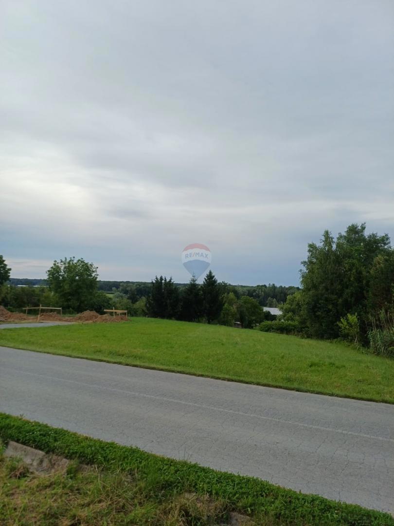 Stavbno zemljišče Čazma, 1.404m2