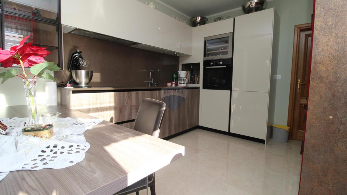 Hiša Kaštelir, Kaštelir-Labinci, 140m2