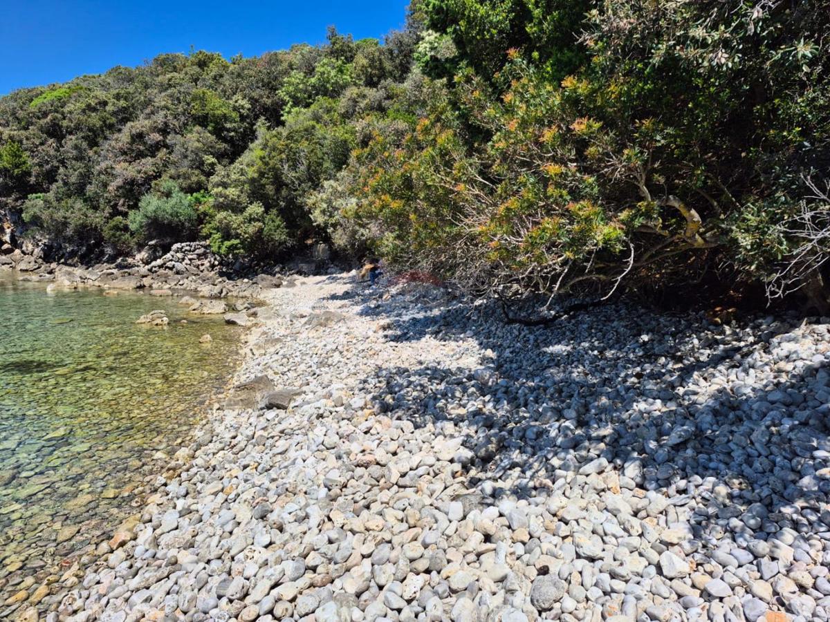 Stavbno zemljišče Ustrine, Mali Lošinj, 1.446m2
