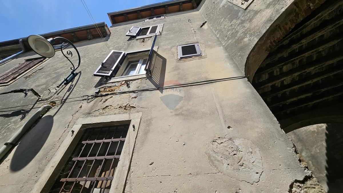 Hiša Buje, 200m2