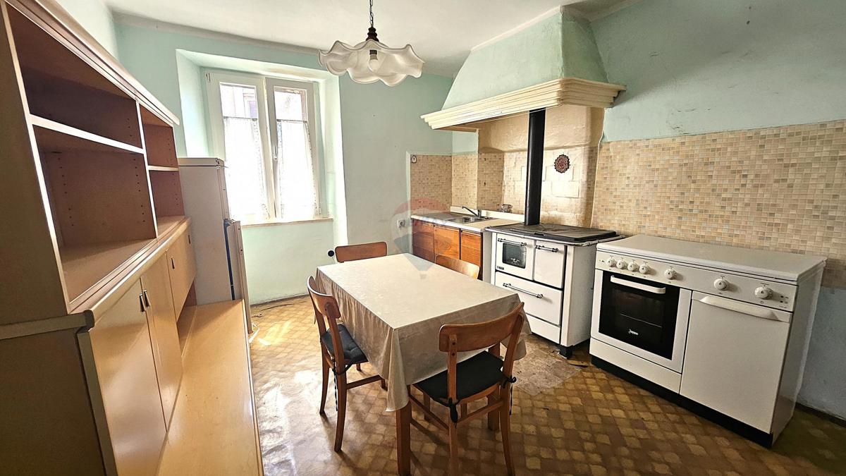 Hiša Buje, 200m2
