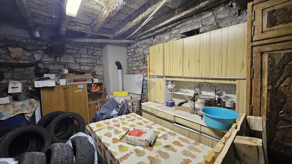 Hiša Buje, 200m2