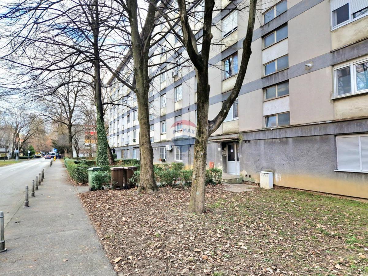 Stanovanje/Apartma Folnegovićevo naselje, Peščenica - Žitnjak, 50,66m2
