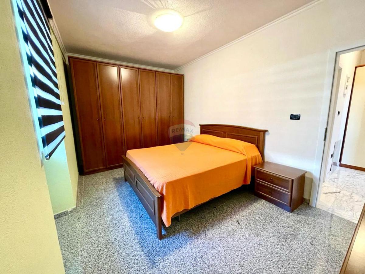 Crikvenica, Selce - Hiša z Dvema Ločenima Stanovanjema 70 Metrov od Morja