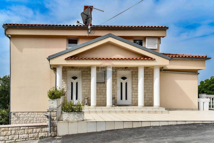 Hiša Grižane-Belgrad, Vinodolska Općina, 278,08m2