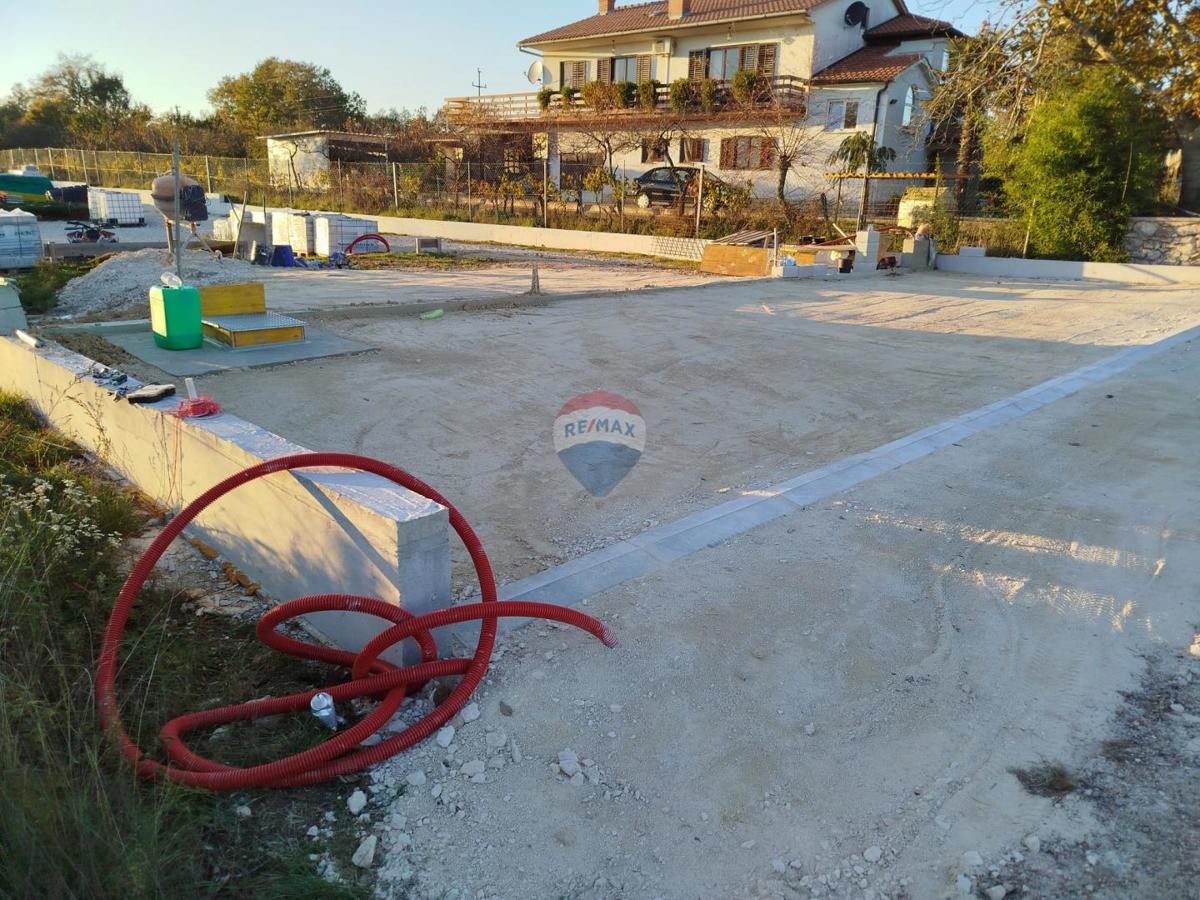 Stavbno zemljišče Domijanići, Žminj, 1.351m2