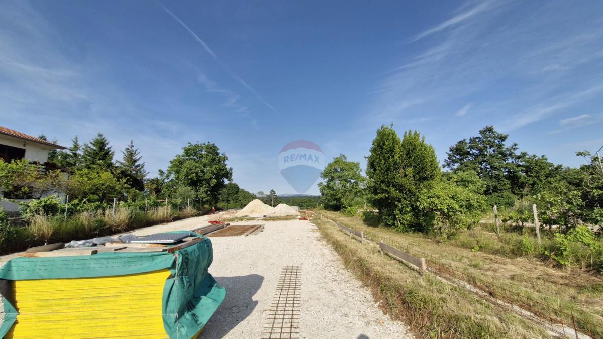 Stavbno zemljišče Domijanići, Žminj, 1.351m2