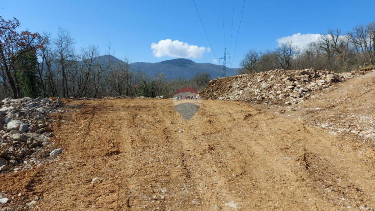 Stavbno zemljišče Matulji, 911m2