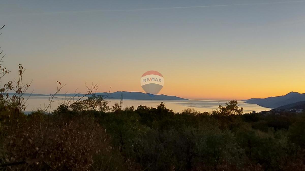 Stavbno zemljišče Matulji, 911m2