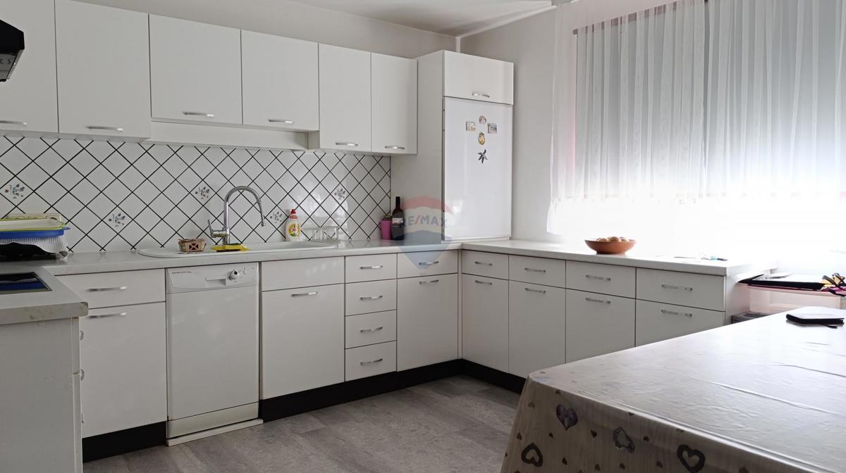 Hiša Kurilovec, Velika Gorica, 300m2