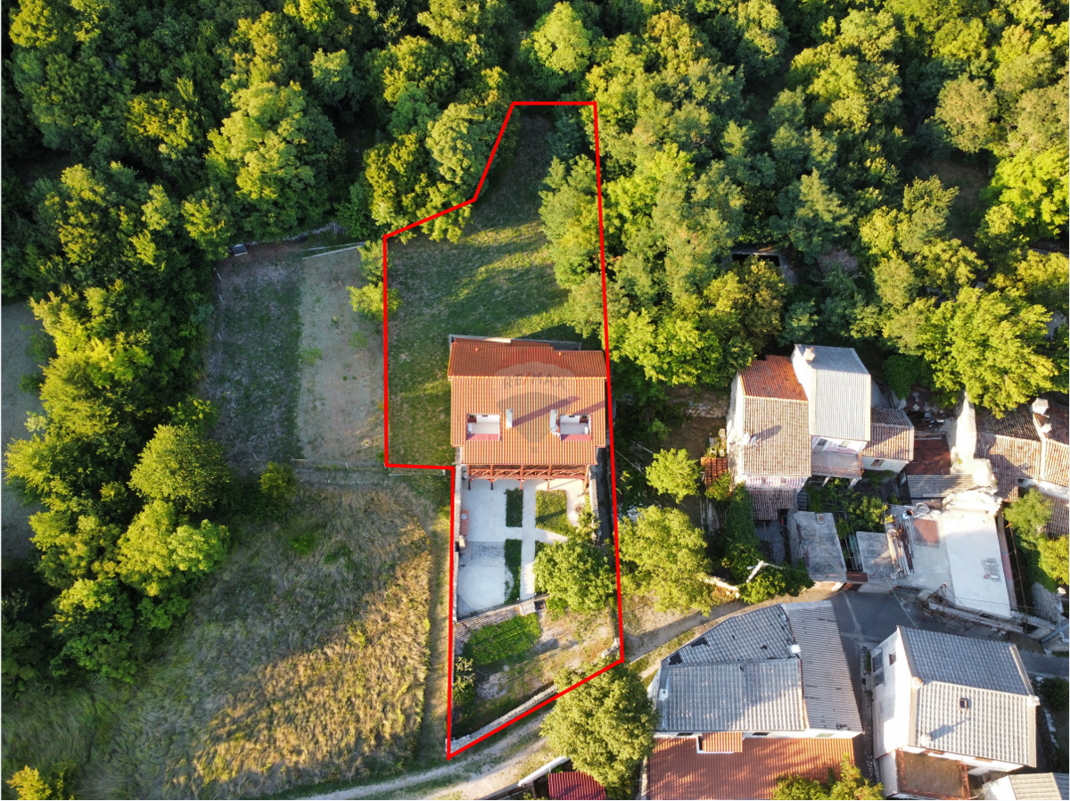 Crikvenica, Drivenik – Prostorna družinska hiša z vrtom