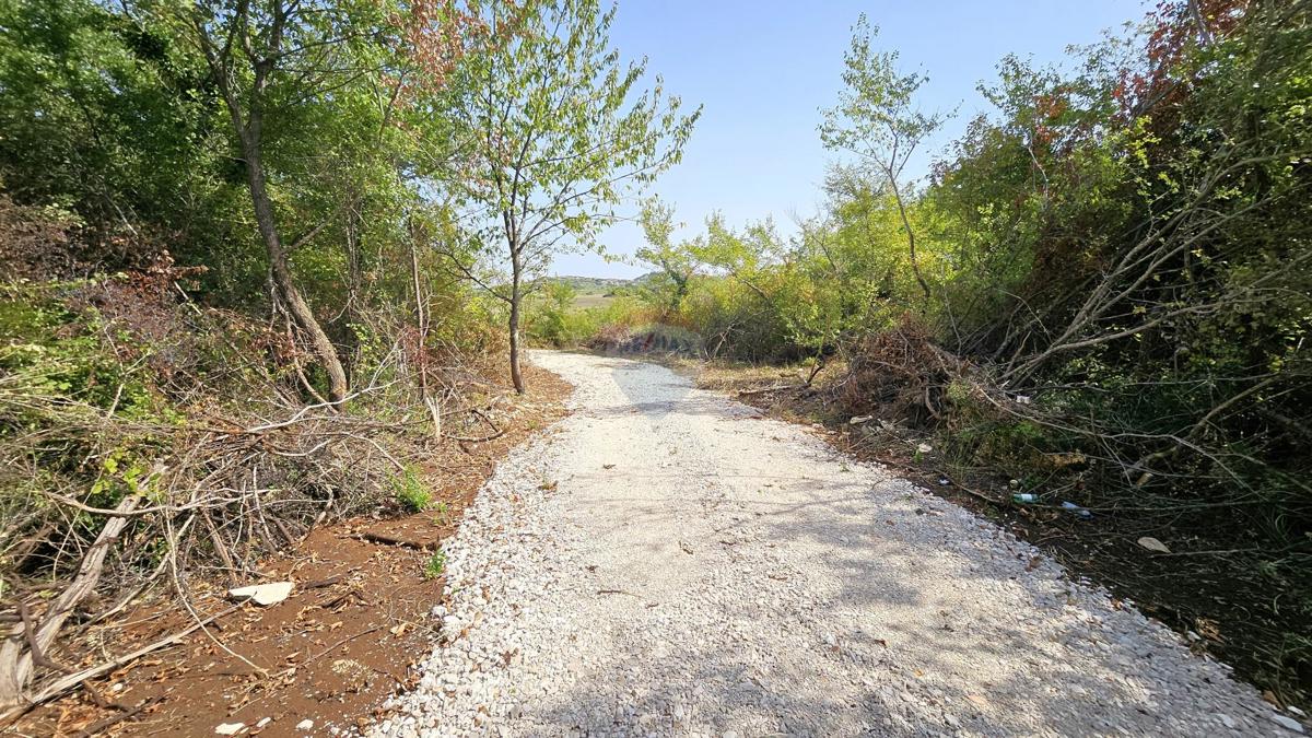 Stavbno zemljišče Kršete, Buje, 16.170m2