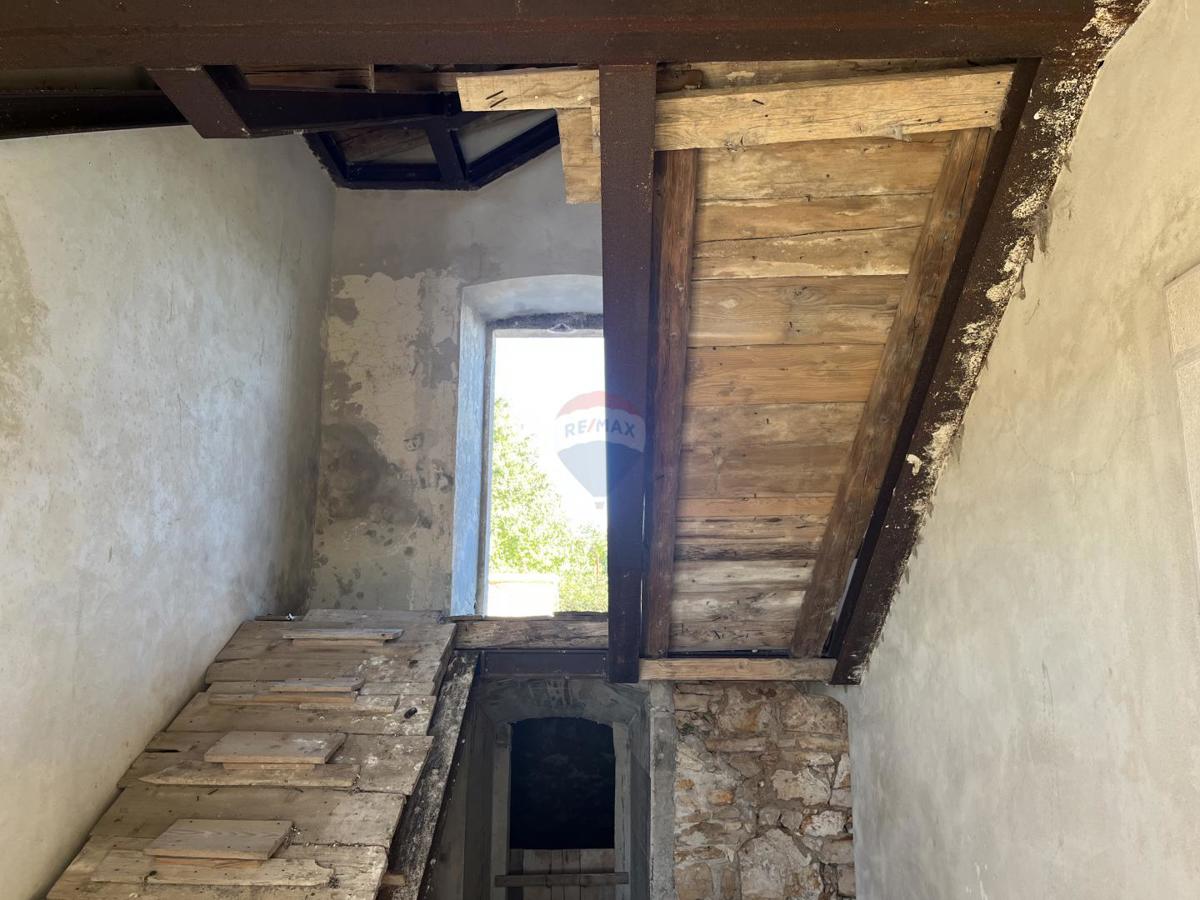 Hiša okolica Pule, Pula, 750m2