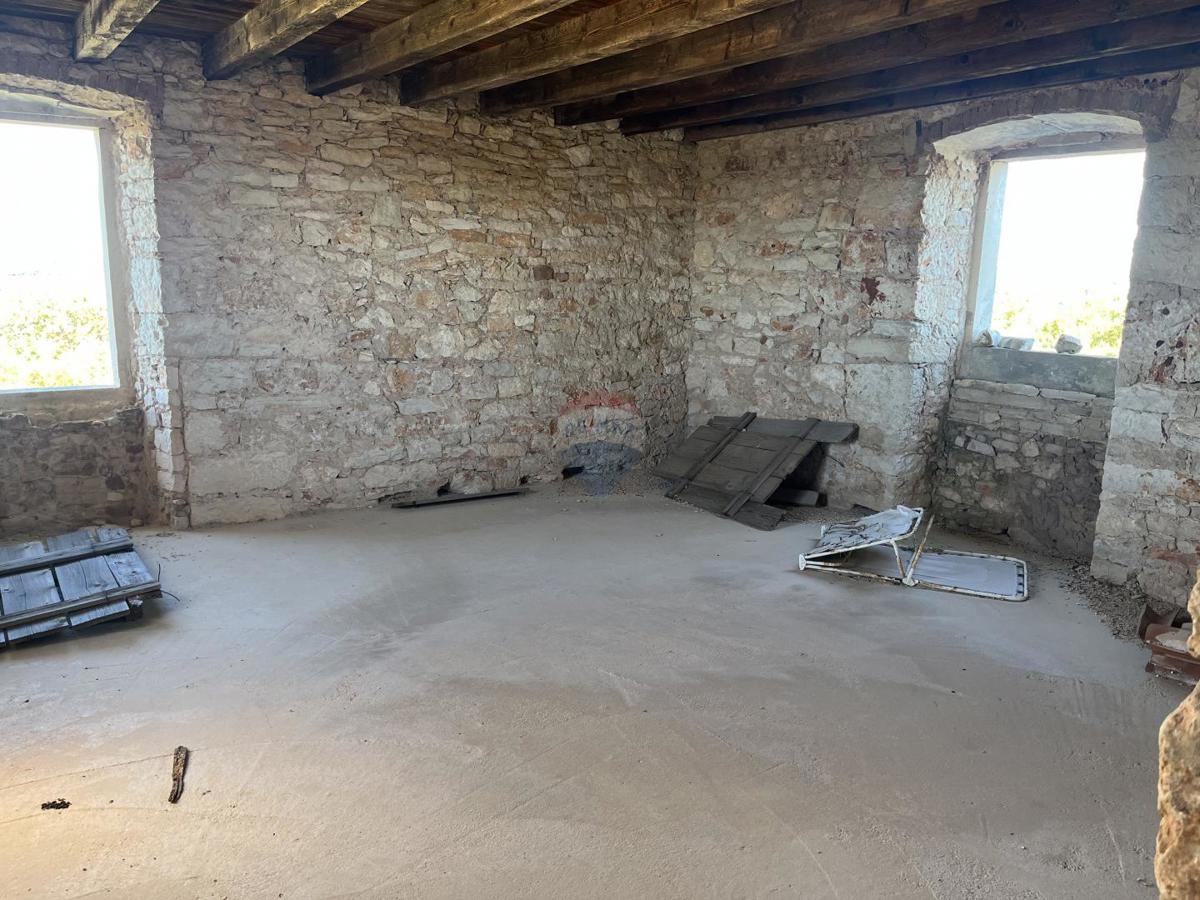 Hiša okolica Pule, Pula, 750m2