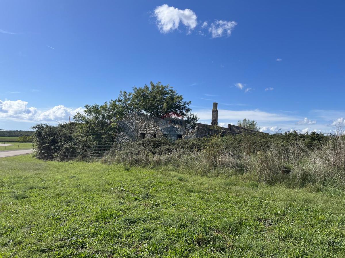 Hiša okolica Pule, Pula, 750m2