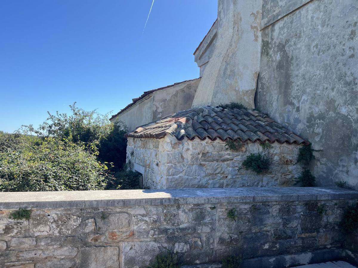Hiša okolica Pule, Pula, 750m2