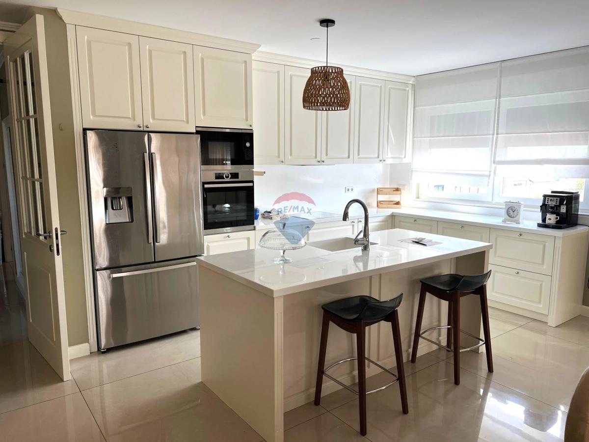 Stanovanje/Apartma Centar, Velika Gorica, 180m2