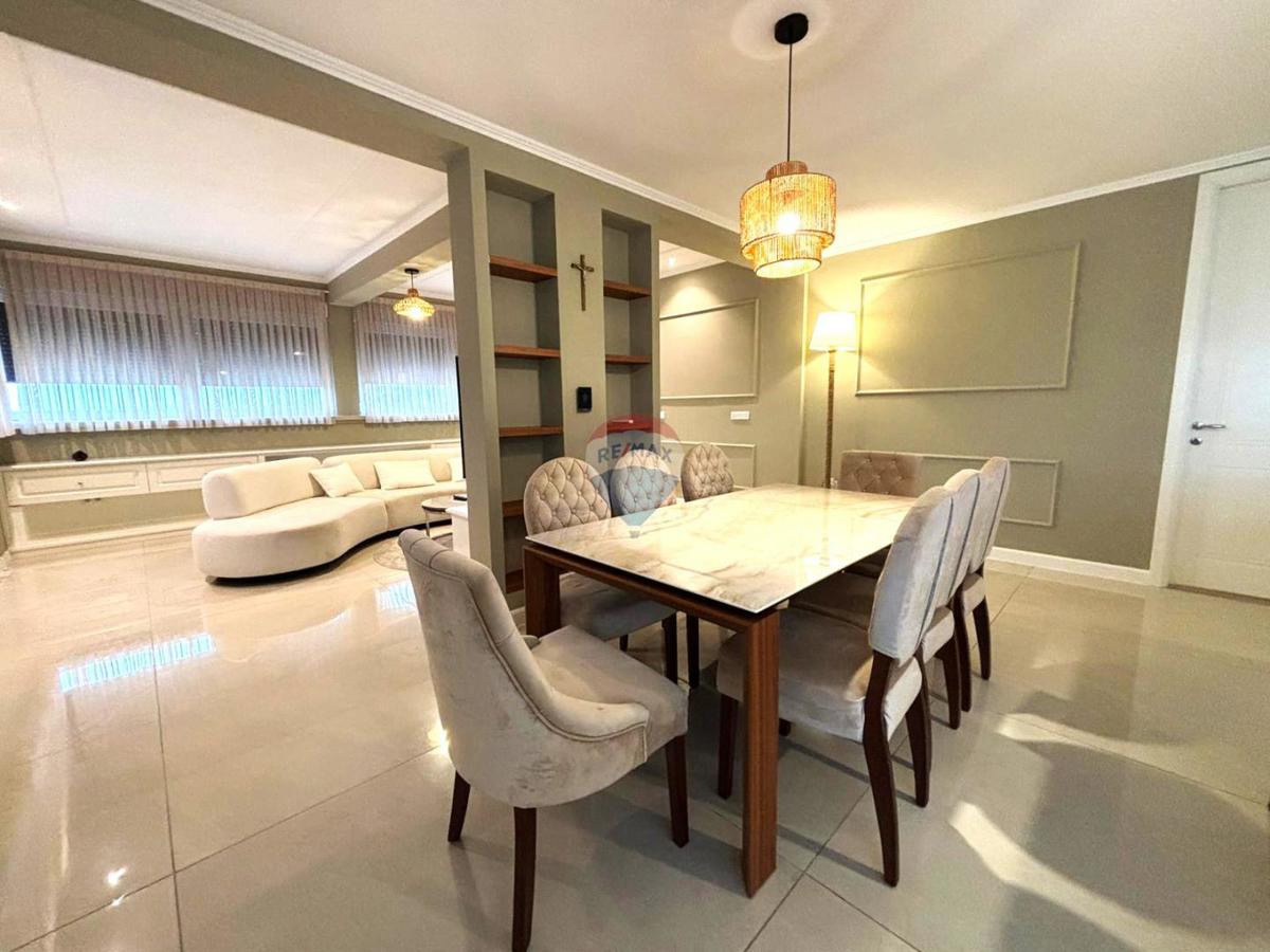 Stanovanje/Apartma Centar, Velika Gorica, 180m2