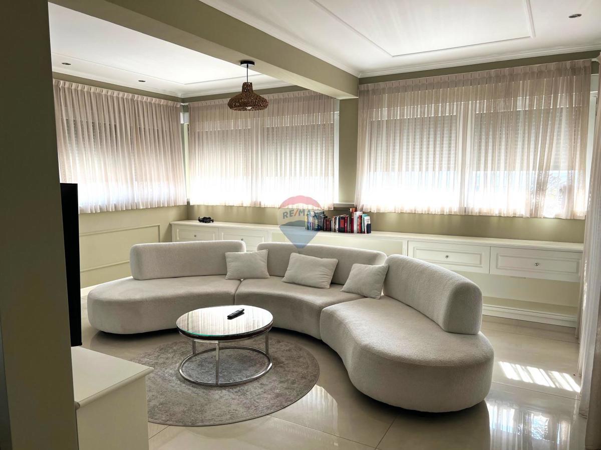 Stanovanje/Apartma Centar, Velika Gorica, 180m2