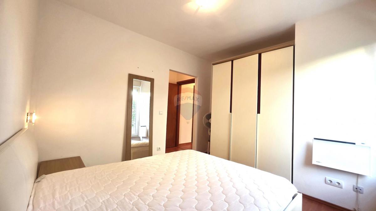 Istra, Novigrad – Dvosobno stanovanje v pritličju z vrtom in bazenom