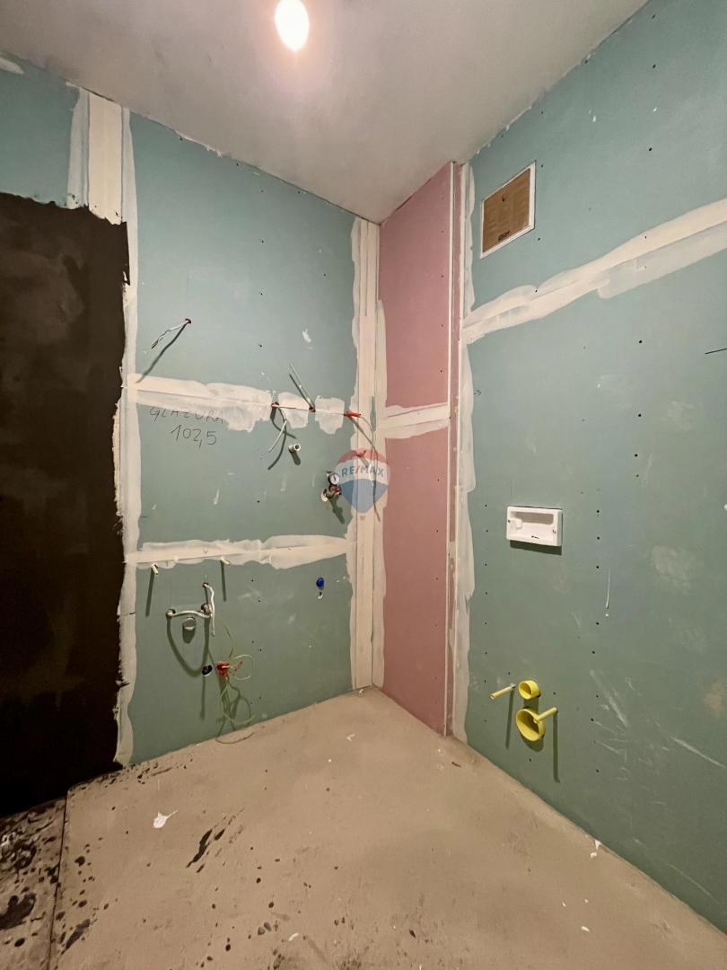 Senj – novogradnja v centru, stanovanje z ložo in parkirnim mestom