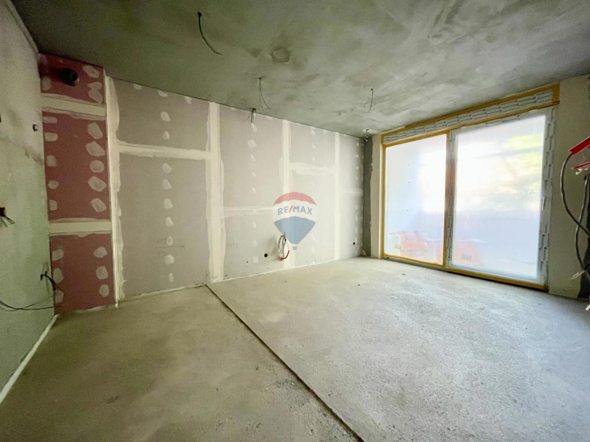 Senj – novogradnja v centru, stanovanje z ložo in parkirnim mestom