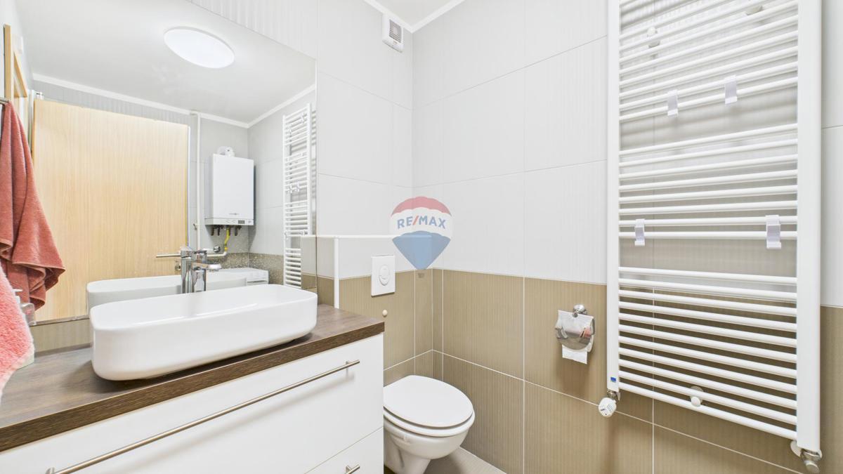 PULA, VIDIKOVAC – Stanovanje blizu plaže, lift