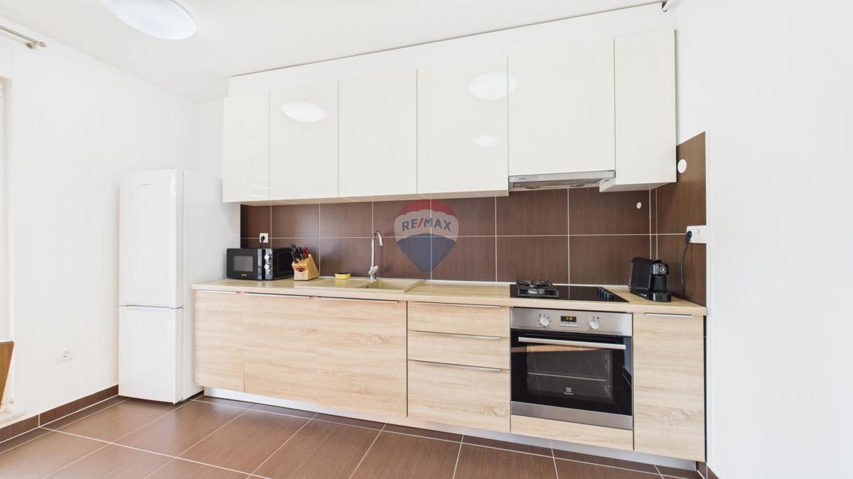 PULA, VIDIKOVAC – Stanovanje blizu plaže, lift