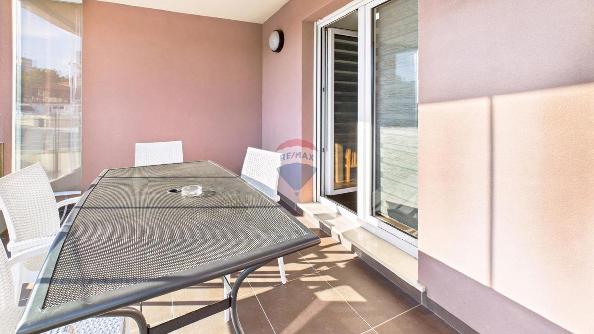 PULA, VIDIKOVAC – Stanovanje blizu plaže, lift