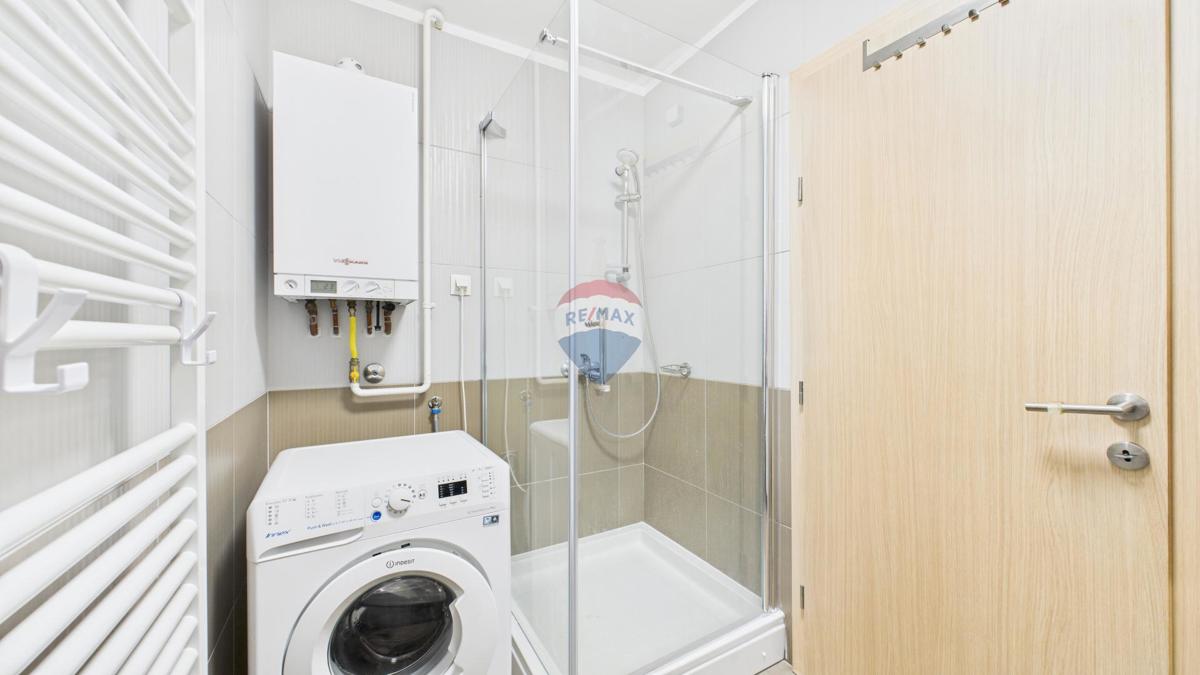 PULA, VIDIKOVAC – Stanovanje blizu plaže, lift