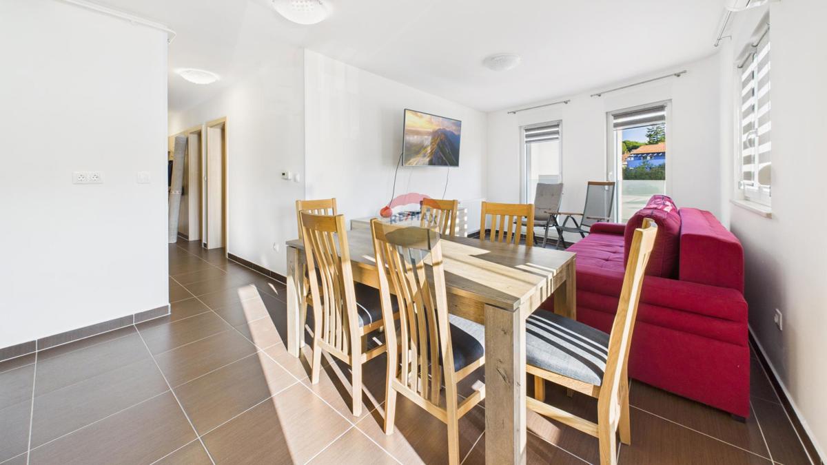 PULA, VIDIKOVAC – Stanovanje blizu plaže, lift