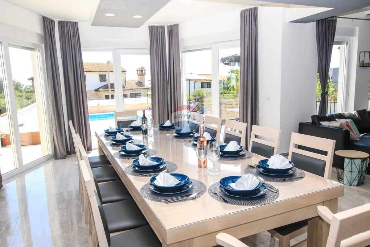 Hiša Kaštelir, Kaštelir-Labinci, 429m2