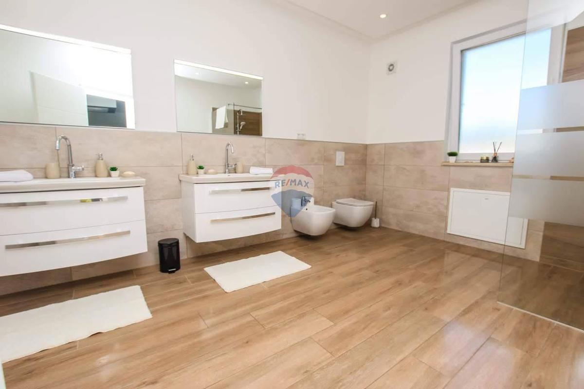 Hiša Kaštelir, Kaštelir-Labinci, 429m2