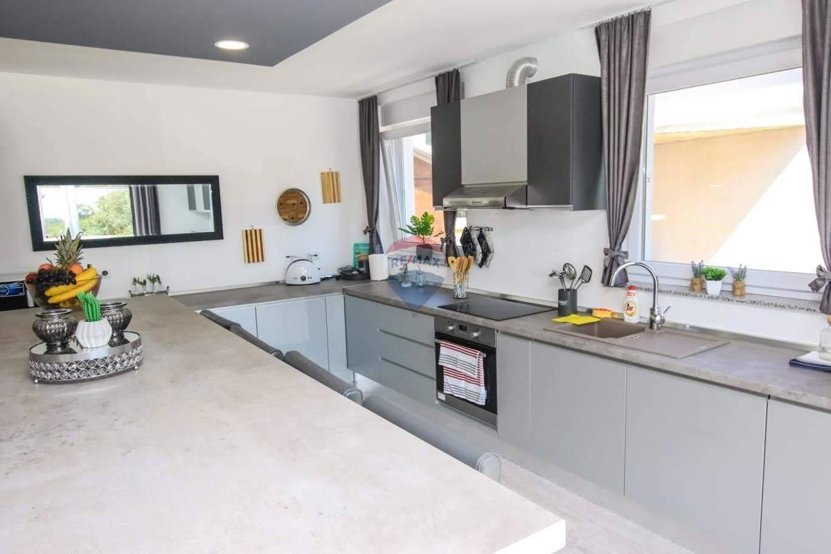 Hiša Kaštelir, Kaštelir-Labinci, 429m2