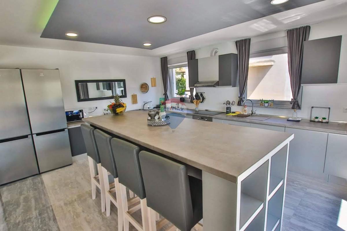 Hiša Kaštelir, Kaštelir-Labinci, 429m2