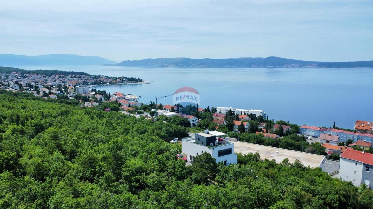 Crikvenica-zazidljivo zemljišče za investicijski projekt-pogled na morje