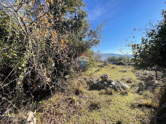 Stavbno zemljišče Kornić, Krk, 1.541m2