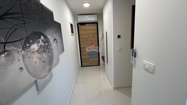 Stanovanje v Novigradu s strešno teraso in pogledom na morje