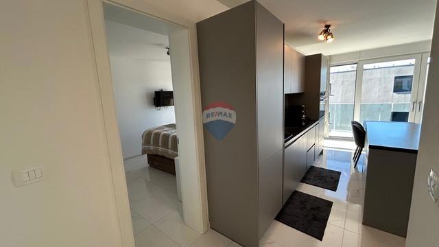 Stanovanje v Novigradu s strešno teraso in pogledom na morje