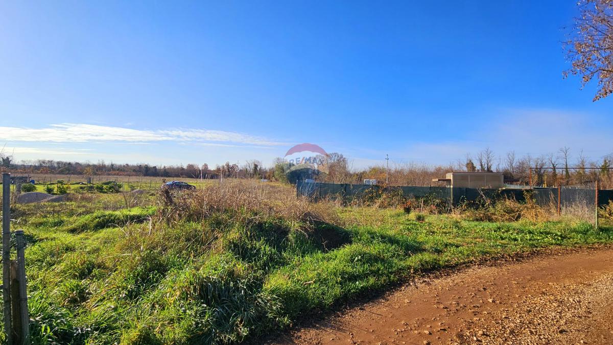 Stavbno zemljišče Umag, 569m2