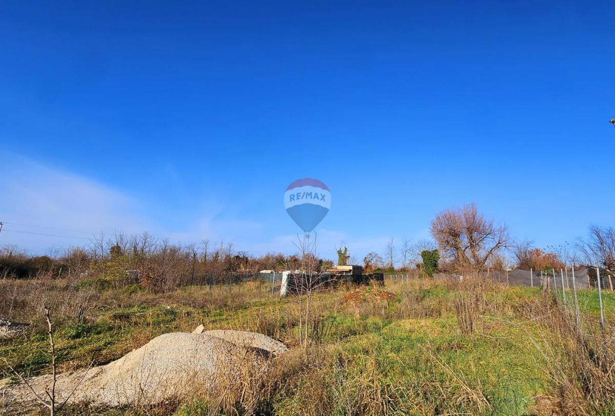 Stavbno zemljišče Umag, 569m2