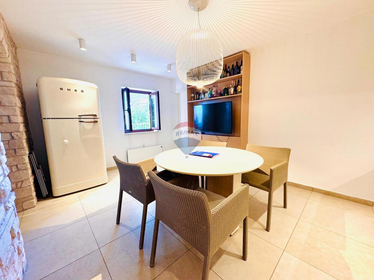 Hiša Novi Vinodolski, 244m2