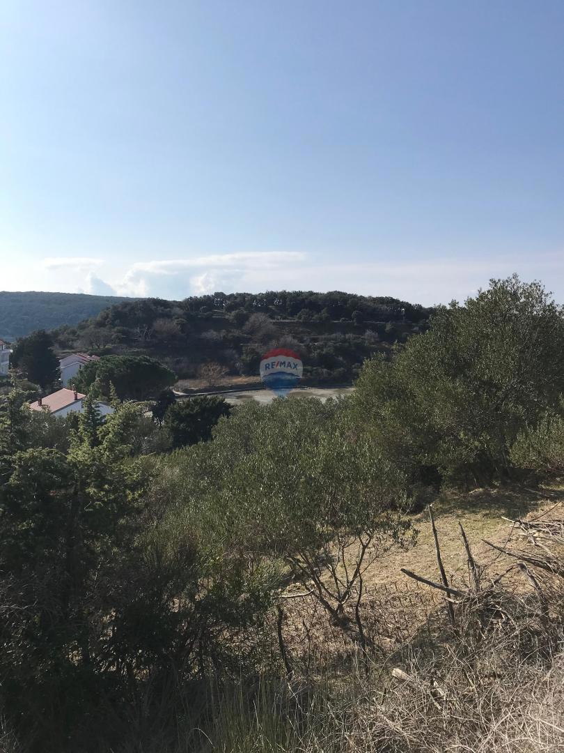 Stavbno zemljišče Kampor, Rab, 1.451m2