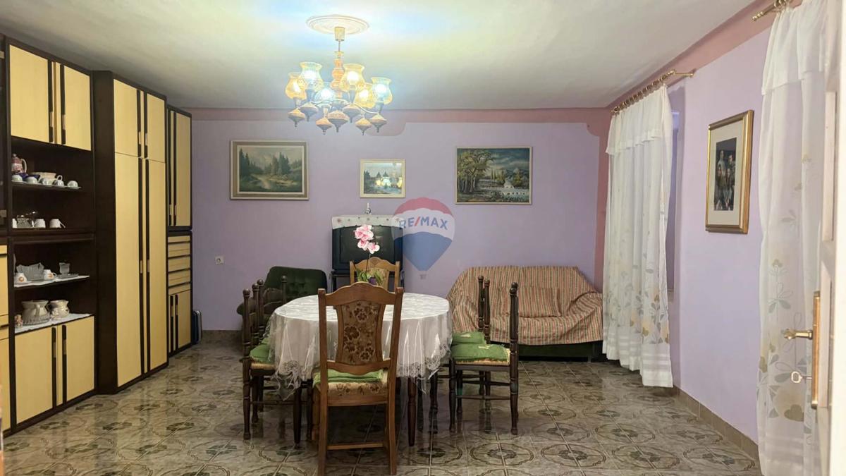 Hiša Svetvinčenat, 400m2