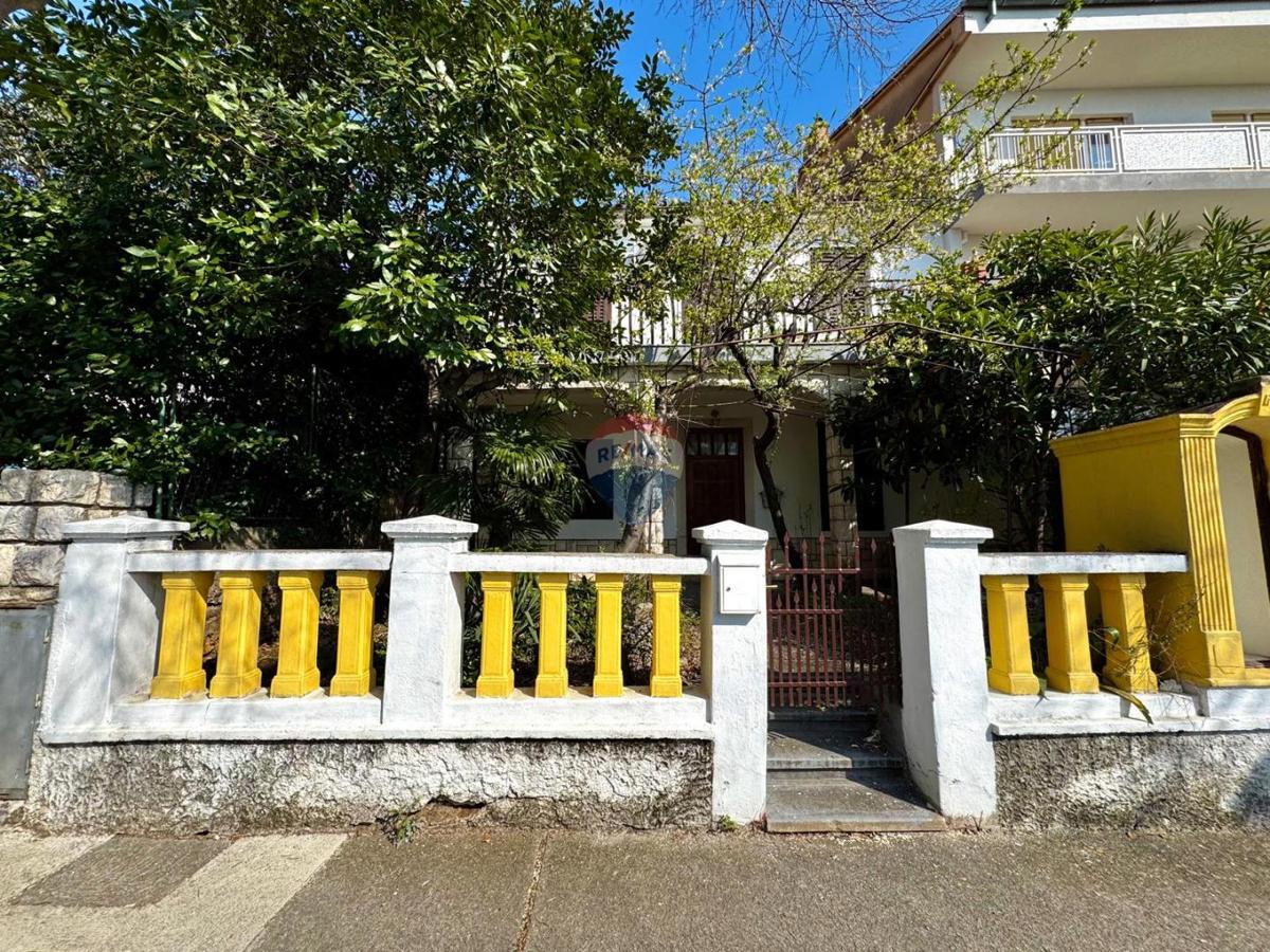 Hiša Novi Vinodolski, 220m2