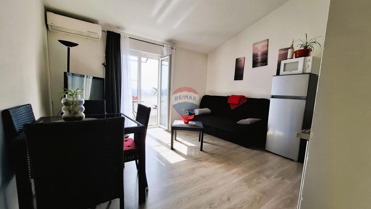 Novigrad, Dvosobno stanovanje s teraso in pogledom na morje, 34,48 m²