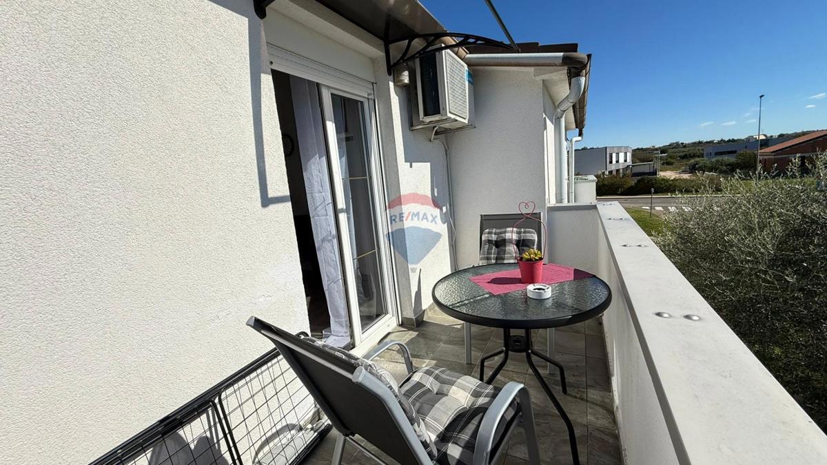 Novigrad, Dvosobno stanovanje s teraso in pogledom na morje, 34,48 m²